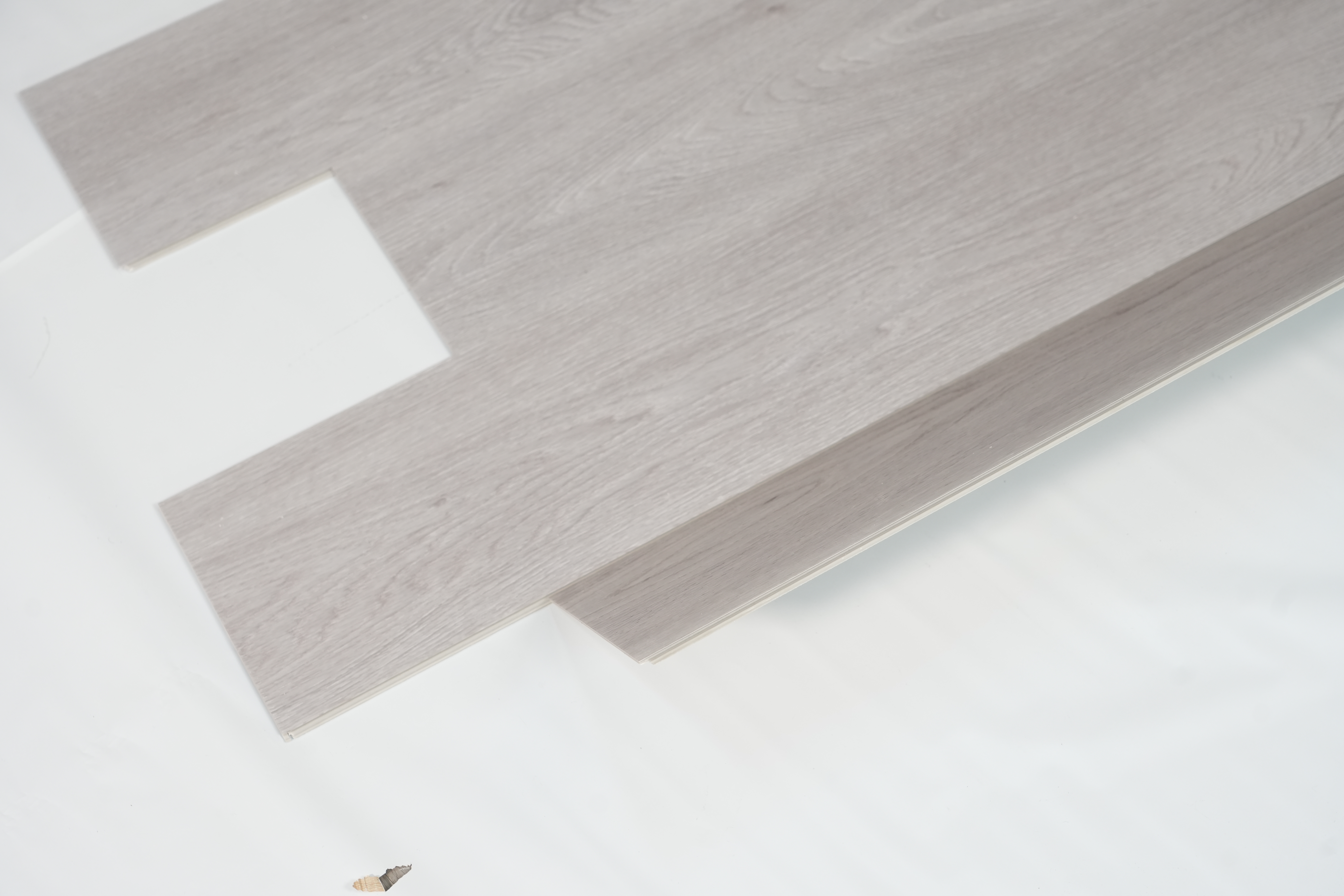 Elegant White Wood Effect Vinyl Flooring for Stylish Interiors