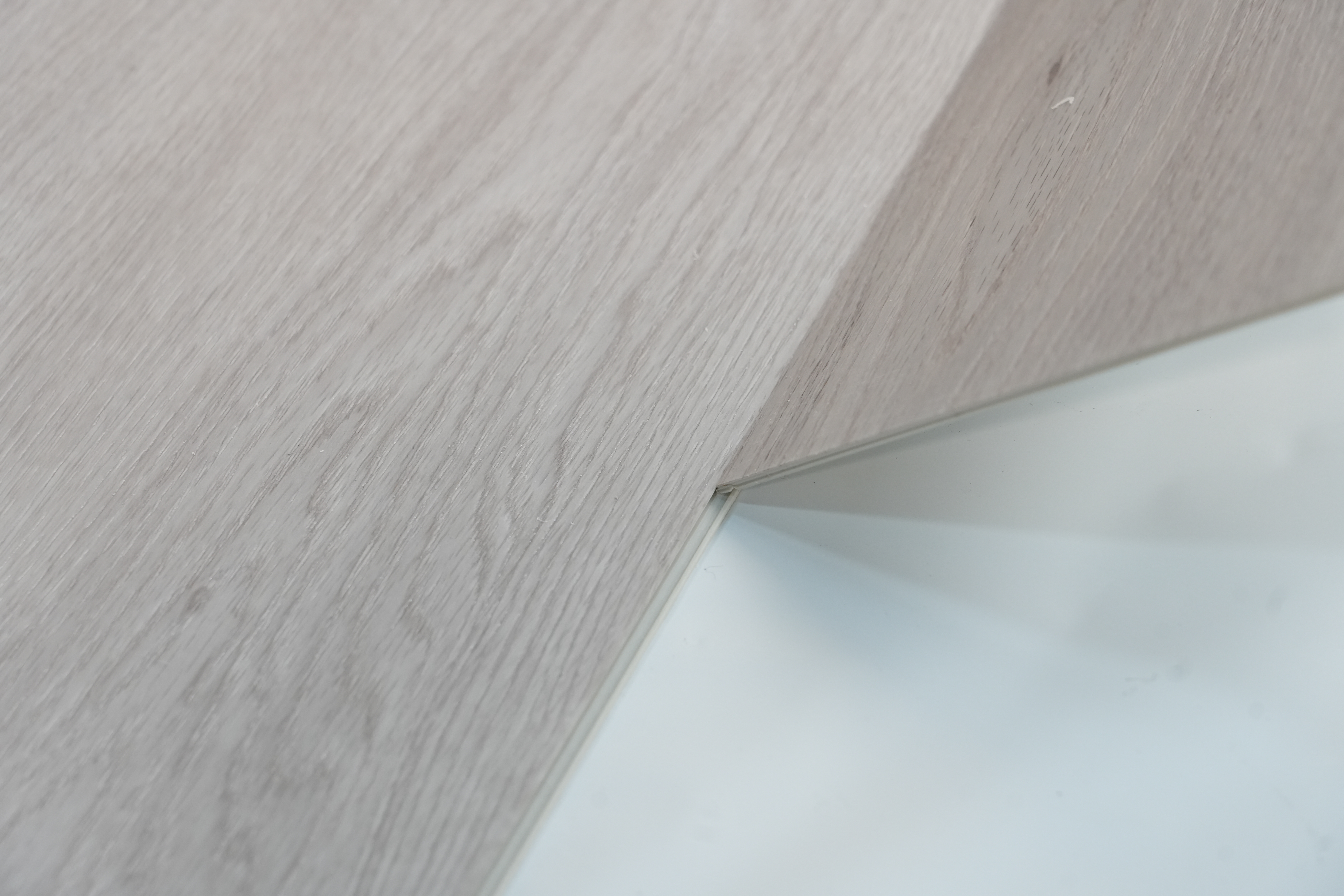 Discover the Elegance of White Wood Vinyl Flooring