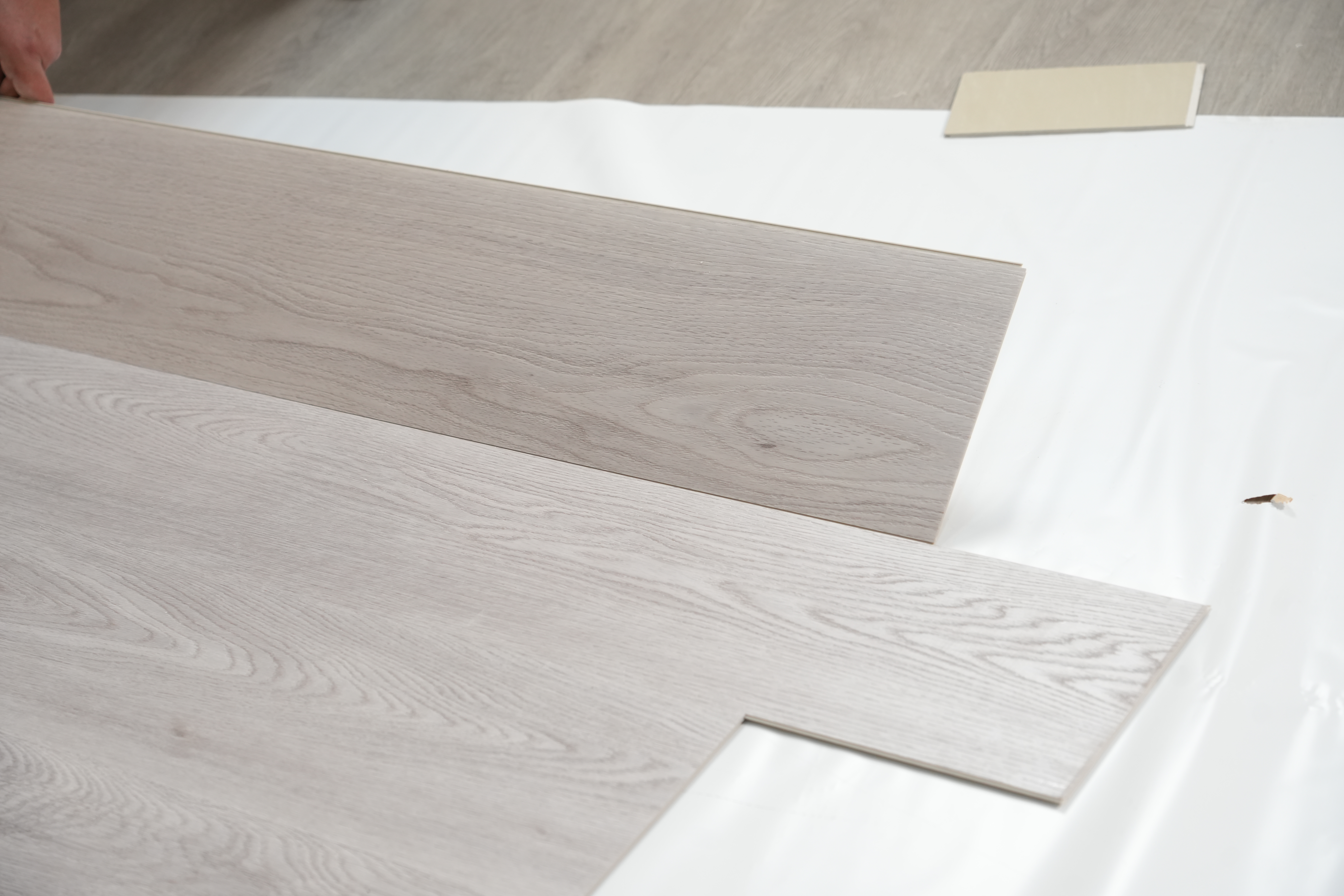 Benefits of Installing White Wood Vinyl Flooring